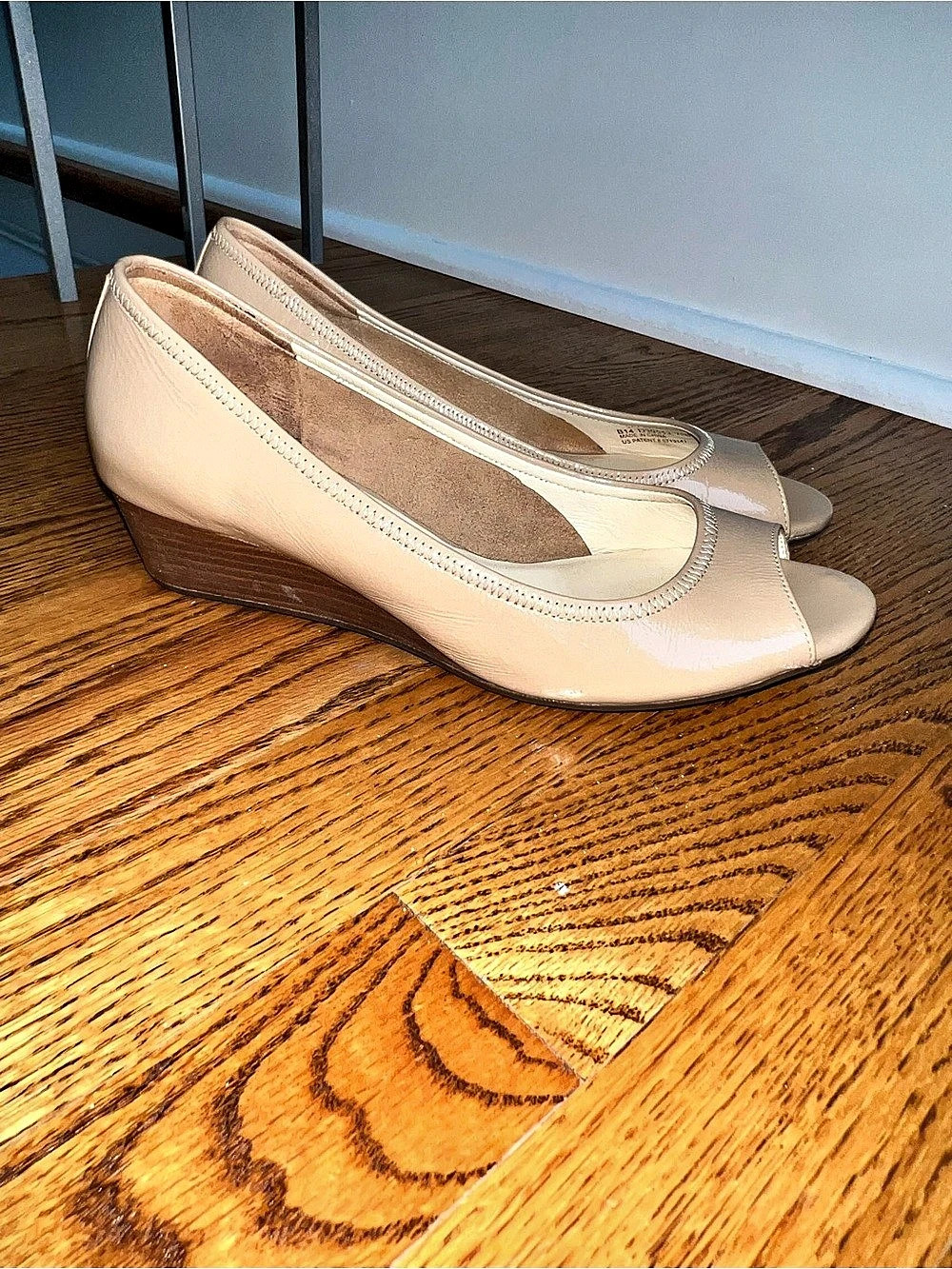 Cole Haan Nike Air Wedge Pump Patent Wedge Pumps Beige US 7.5 B